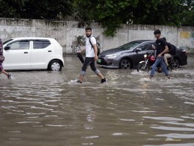 暴雨袭击了巴基斯坦南部，自7月以来死于洪水和暴雨的人数上升到209人